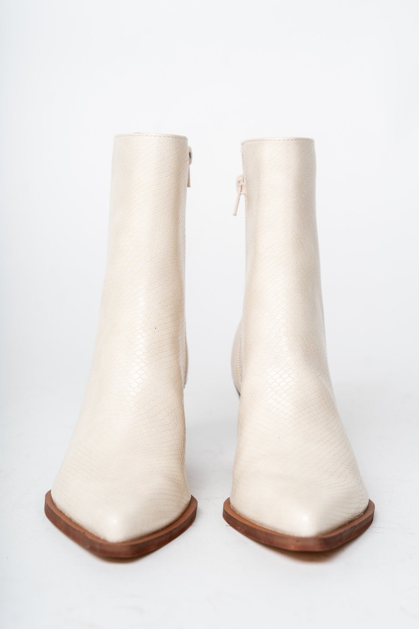 Miley alligator bootie beige