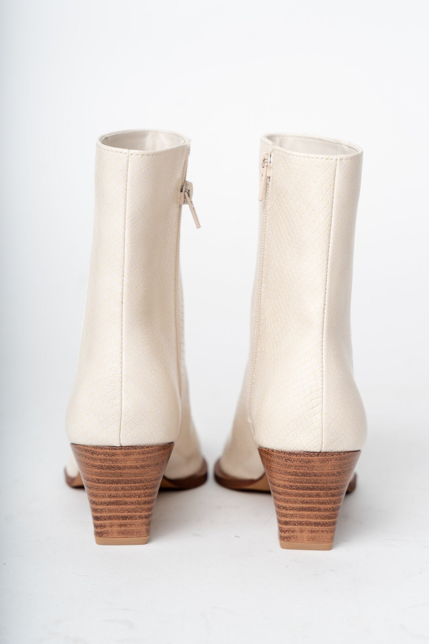 Miley alligator bootie beige