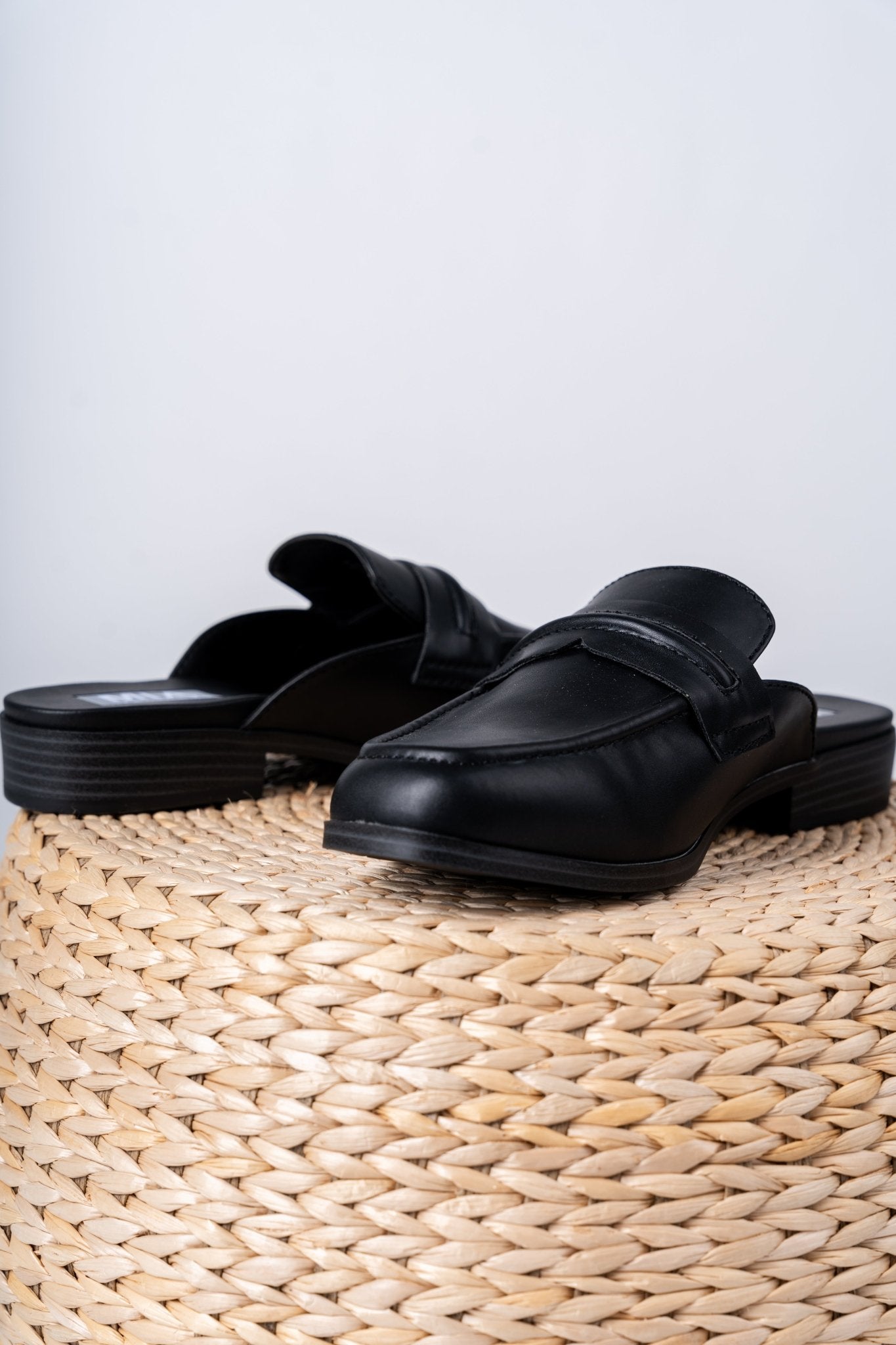 Milia mule loafer black