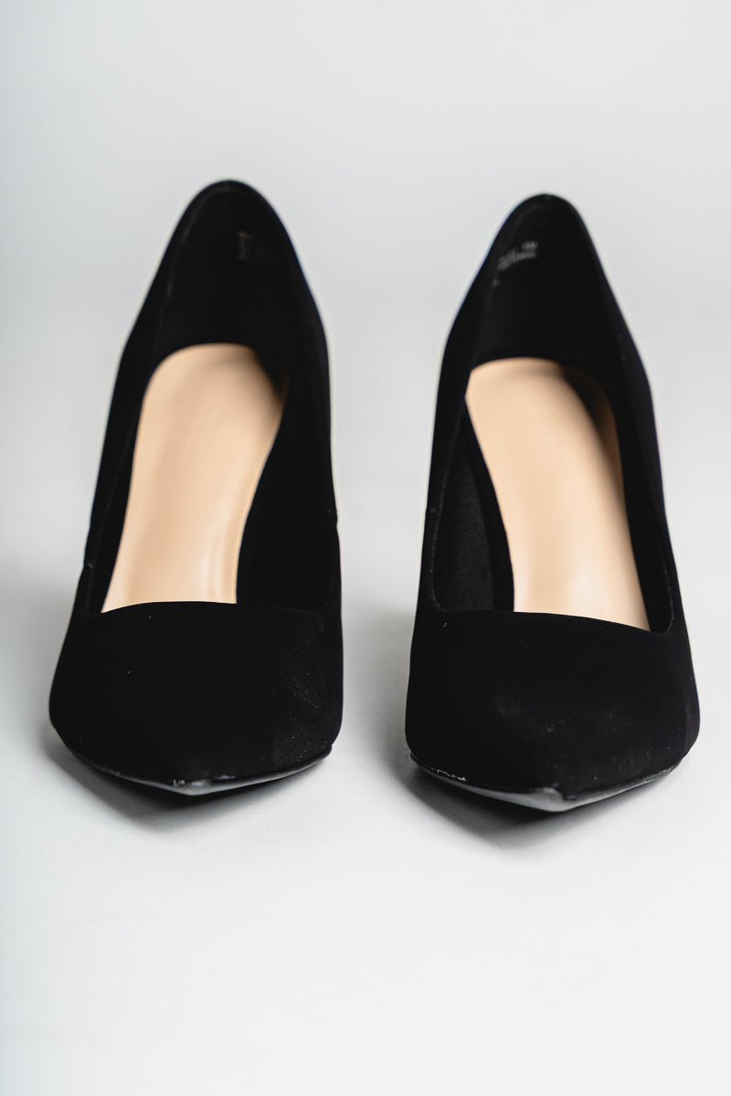 Bellflower pointed toe heels black