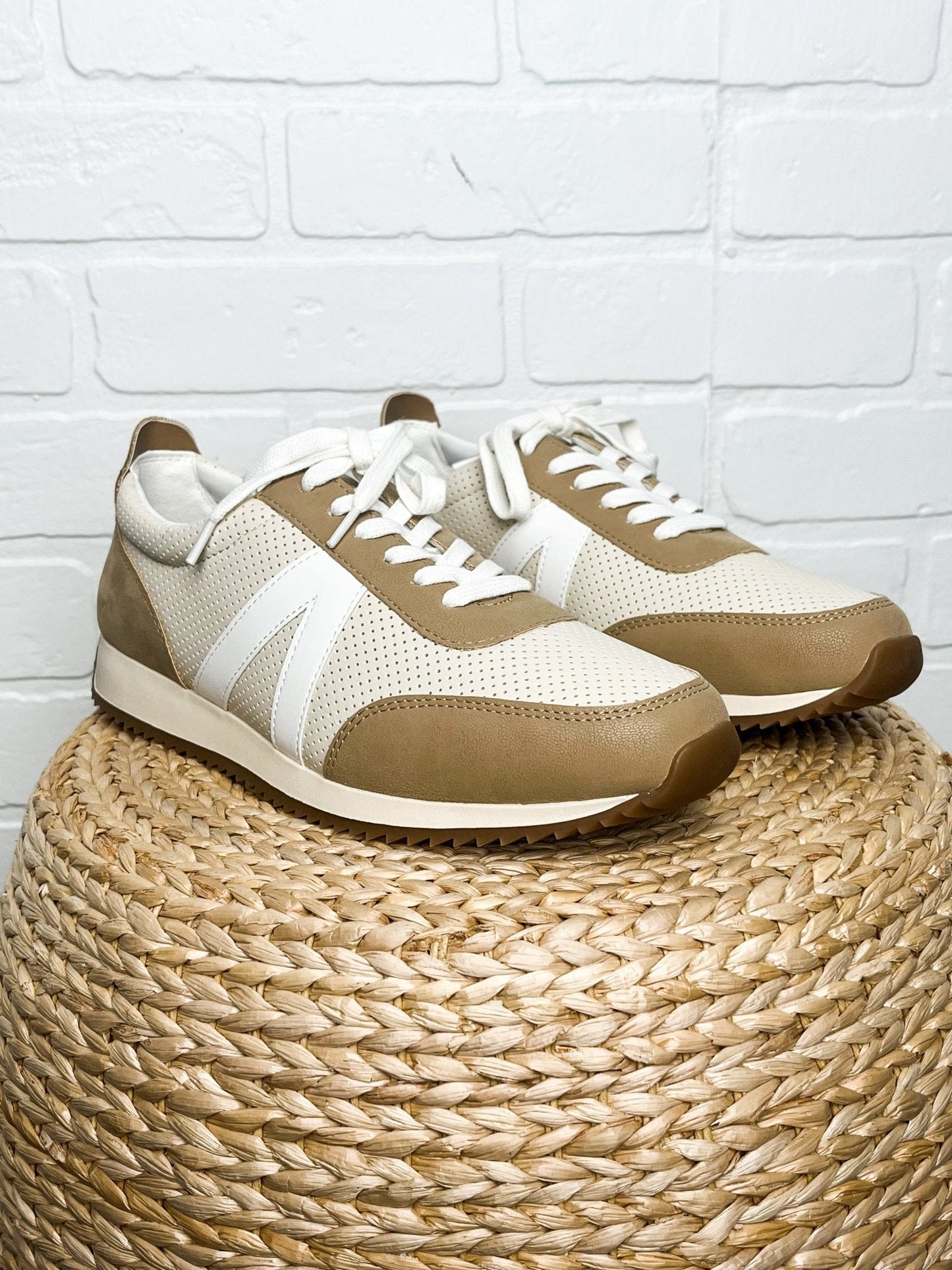Kable perforated sneaker ivory