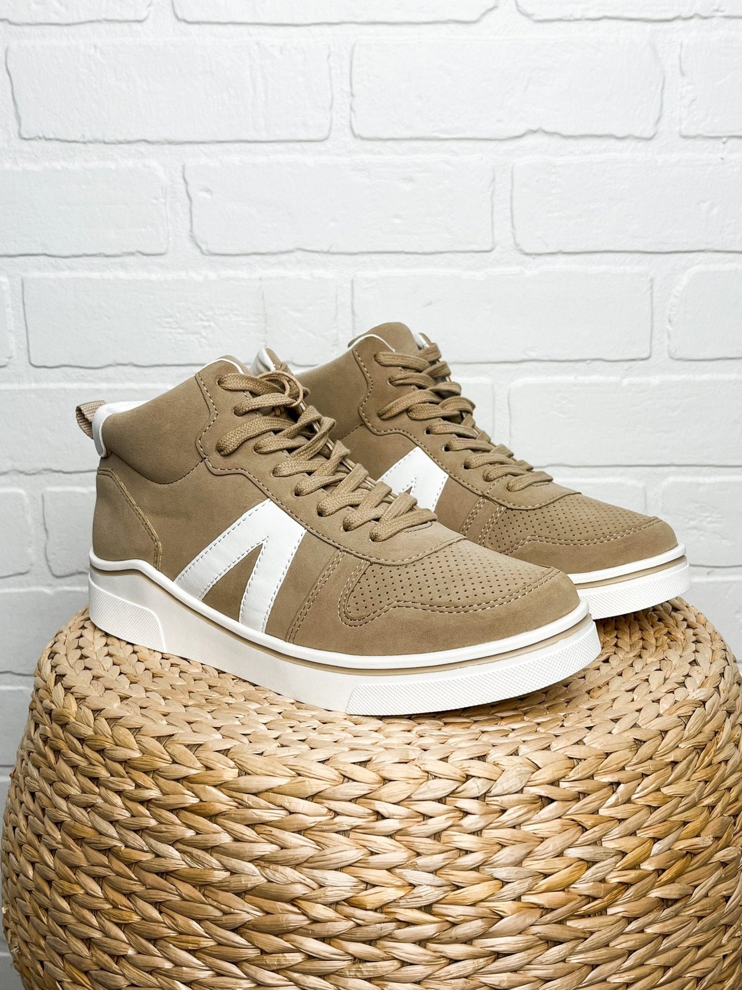 Gio high top sneaker sand/white