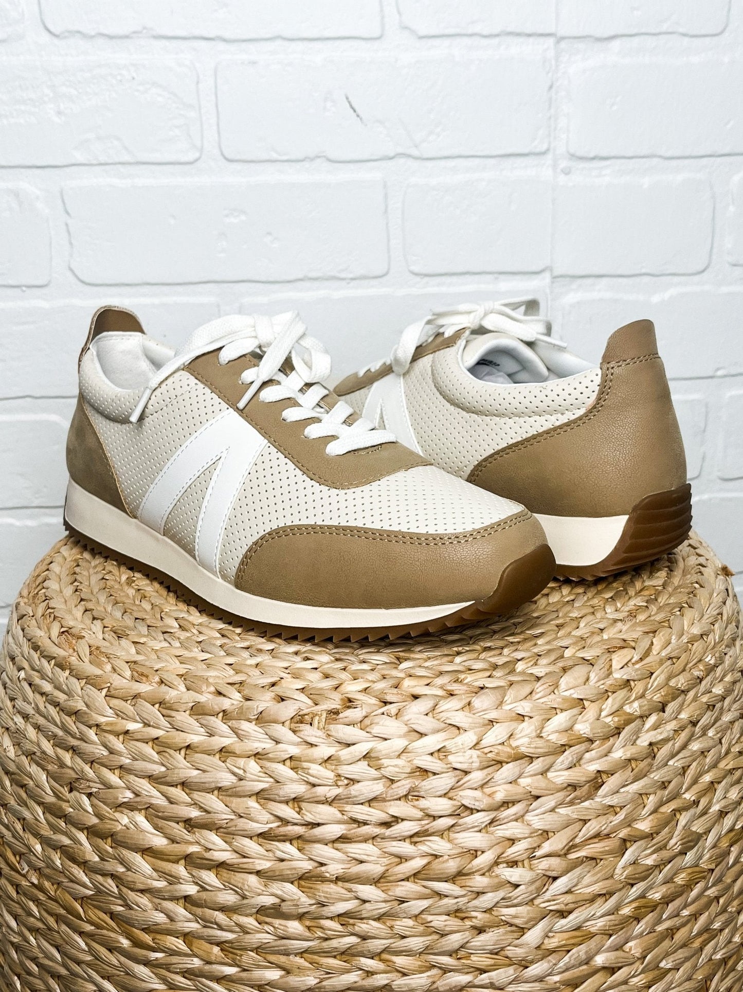 Kable perforated sneaker ivory