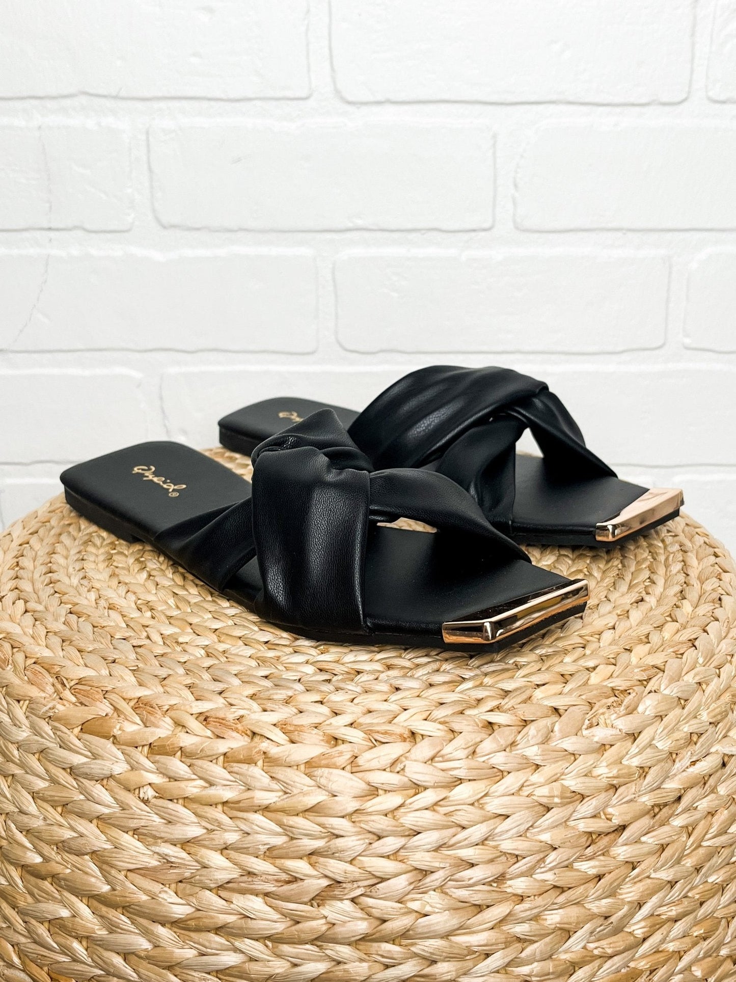 Aster ruched cross sandal black